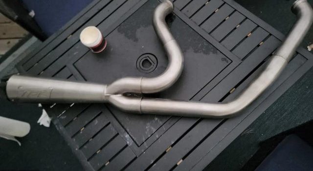 , Moto: Échappement M8 Softail deux frères racing comp s à vendre. 550 $ expédiés