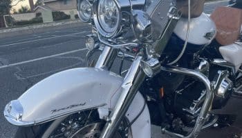 , Moto: Eh bien, c’est arrivé… le mois dernier, j’ai été renversé par un camion. Heureusement, je suis parti mais mon cadre a fini par être plié, donc le vélo a été totalisé. J’ai donc ramassé ce roi de la route 2014 hier et je suis super content. Maintenant, il est temps pour les mises à niveau $$$