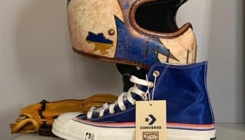 , Moto: Mon option pour l’été. Il a peint le casque et recouvert les bords de cuir. Comment aimez-vous ce style?