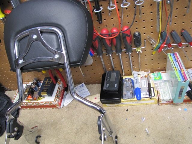 , Moto: Sissy Bar, dossier et support amovibles HD &ndash; &Eacute;tat neuf pour les tourn&eacute;es actuelles