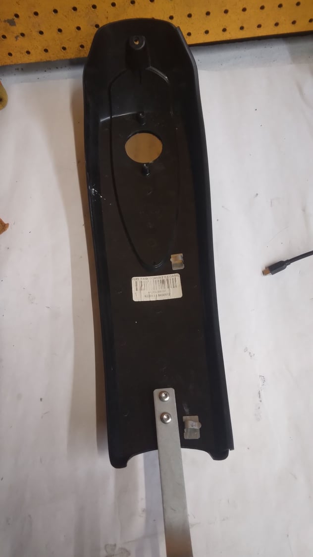 , Moto: Console de r&eacute;servoir de carburant CVO Road Glide 120 $