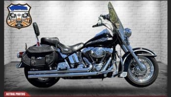 , Moto: Désolé, je n’ai pas de meilleures photos, je récupère mon softail classic Heritage 2003 anniversaire la semaine prochaine et je ne pourrais pas être plus excité.