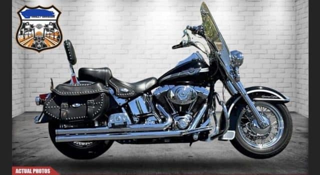 , Moto: Désolé, je n’ai pas de meilleures photos, je récupère mon softail classic Heritage 2003 anniversaire la semaine prochaine et je ne pourrais pas être plus excité.