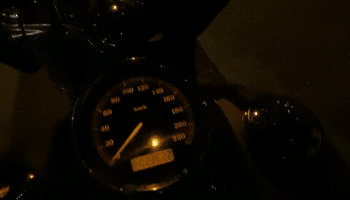 , Moto: Le voyant du compteur s’éteint et le voyant du moteur s’allume