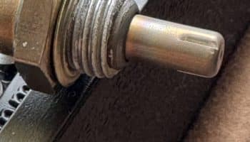 , Moto: Comment retirer la rondelle d’écrasement d’un capteur d’O2 pour en mettre une nouvelle lors du remplacement des gaz d’échappement sans endommager le capteur ? ’24 Évasion.