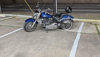 , Moto: Je suis en vie. Je ne sais pas comment. Mais je suis.