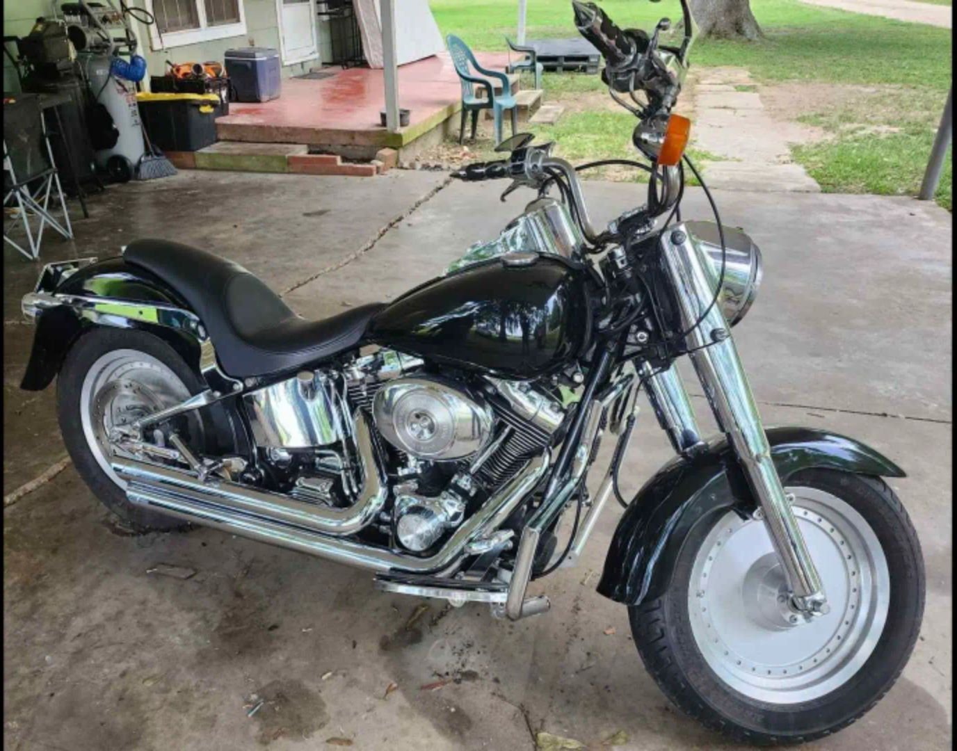 , Moto: De la poudre abrasive ?