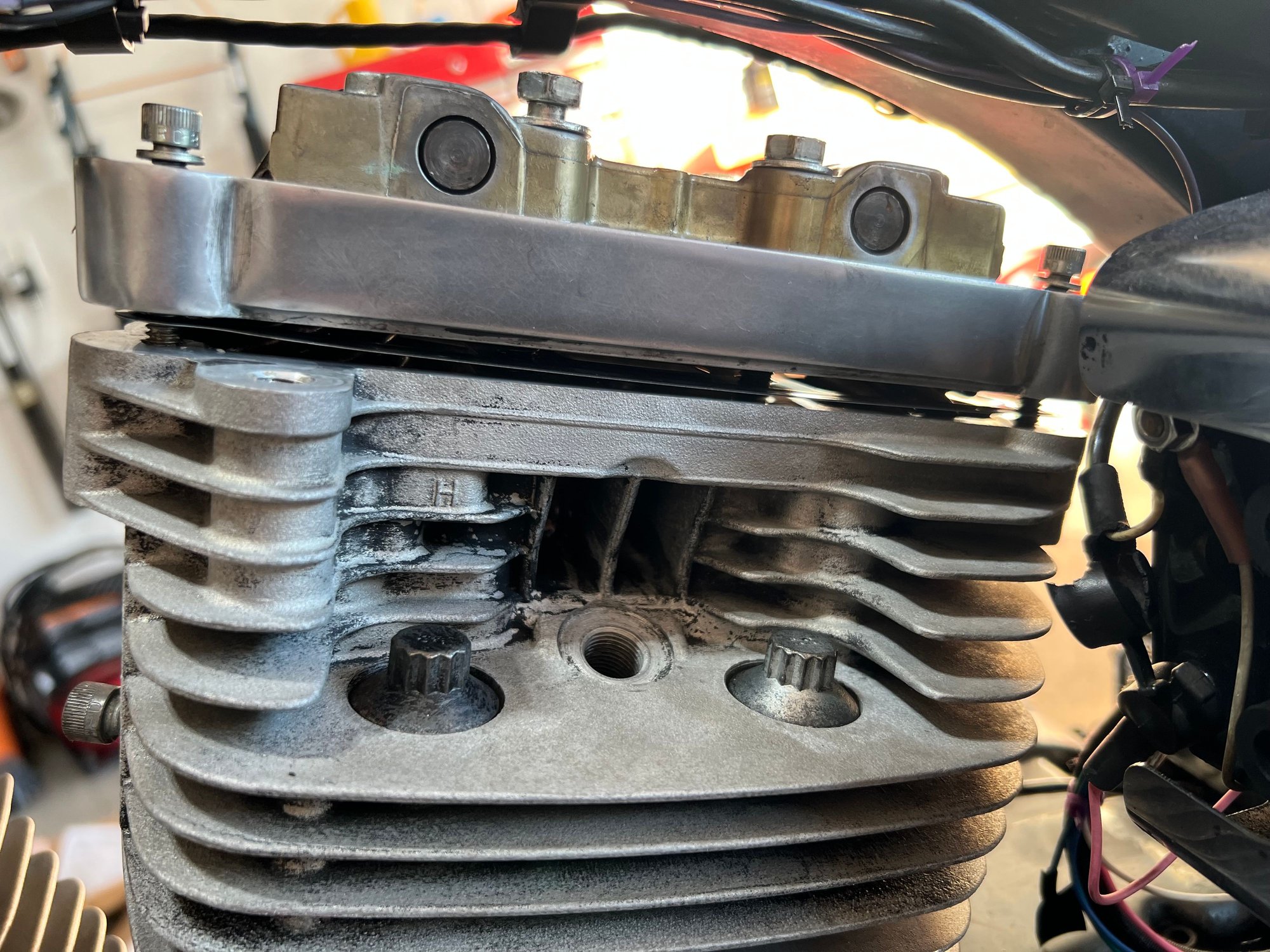 , Moto: Question d&rsquo;installation du bo&icirc;tier &agrave; bascule