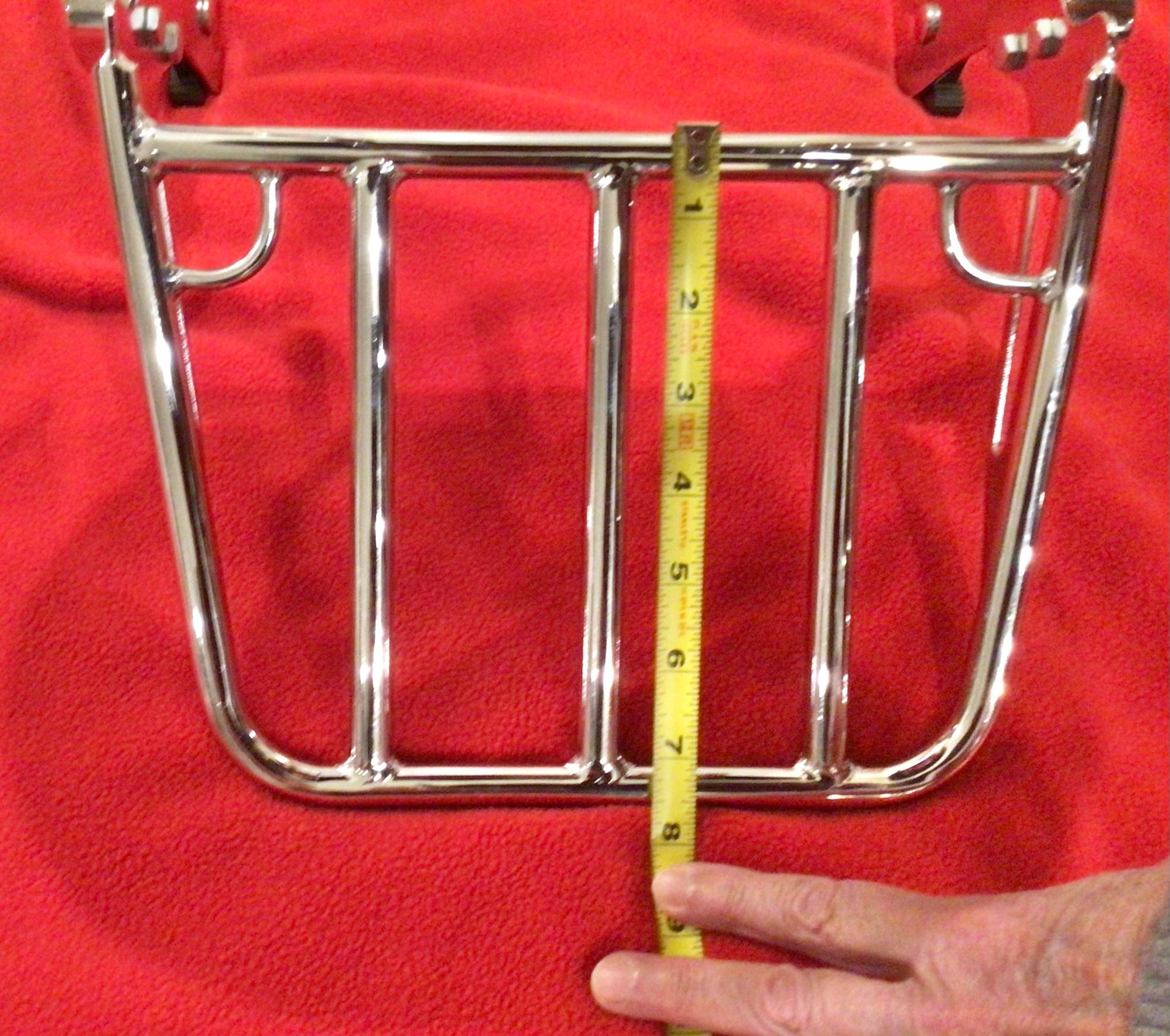 , Moto: Sissy bar HD avec porte-bagages.