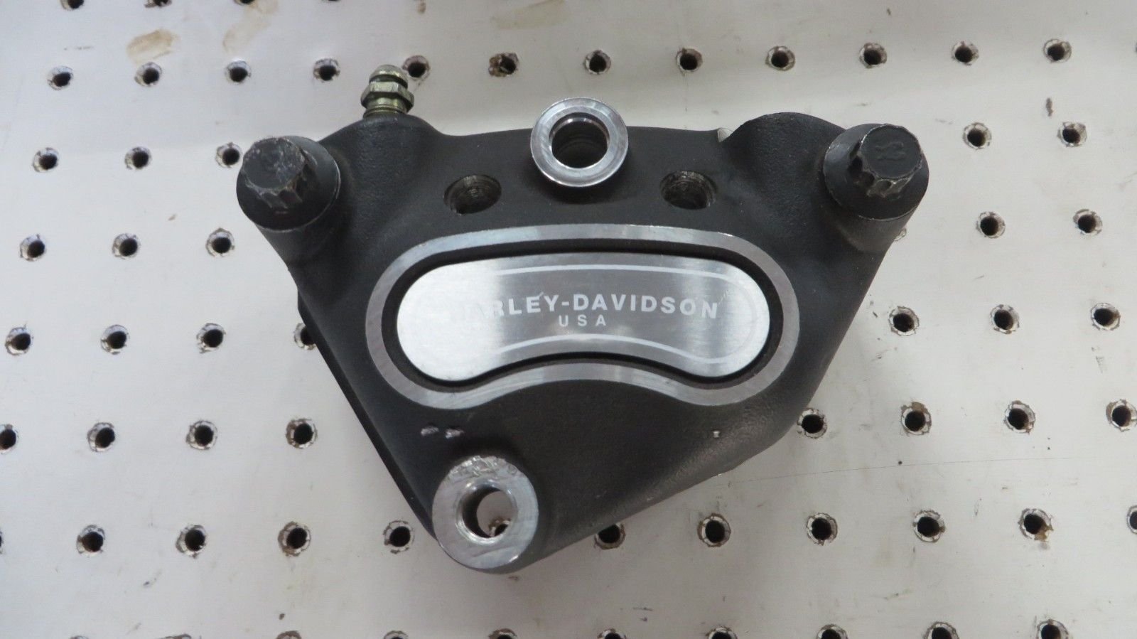 , Moto: Mise &agrave; niveau du frein avant Softail &ndash; &Eacute;trier Brembo HD