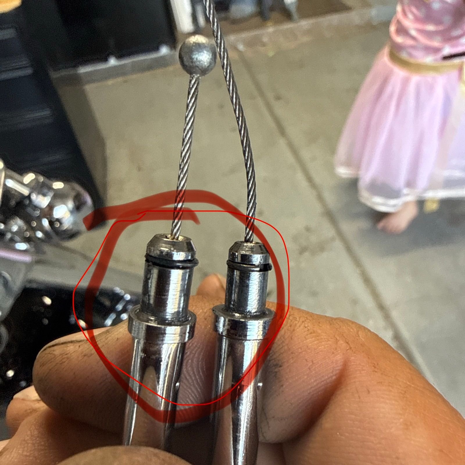 Ce sont mes c&acirc;bles d'acc&eacute;l&eacute;rateur et de ralenti, sont-ils modifiables&nbsp;? 